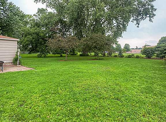 5th image of 5565 NW 61st Pl