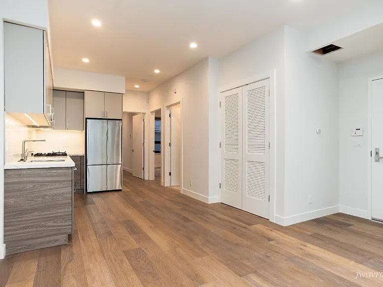 25 Grace St #101 — Photo 3