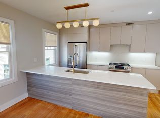 94 Williston Rd #3, Brookline, MA 02445