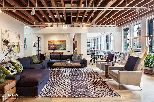 Sold by Sotheby's International Realty | media 1