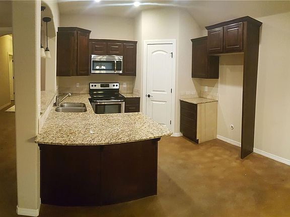 4th image of 3031 N Downs Ave