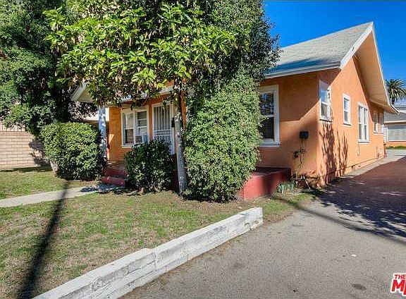 2nd image of 1932 Gardena Ave