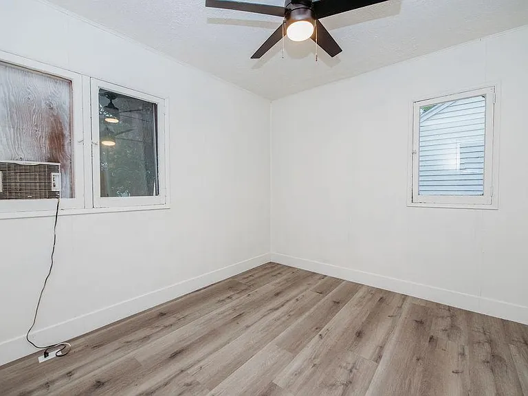 2213 Jackson Ave #1 — Photo 24