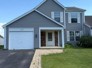 1260 Trinity Dr, Carol Stream, IL 60188