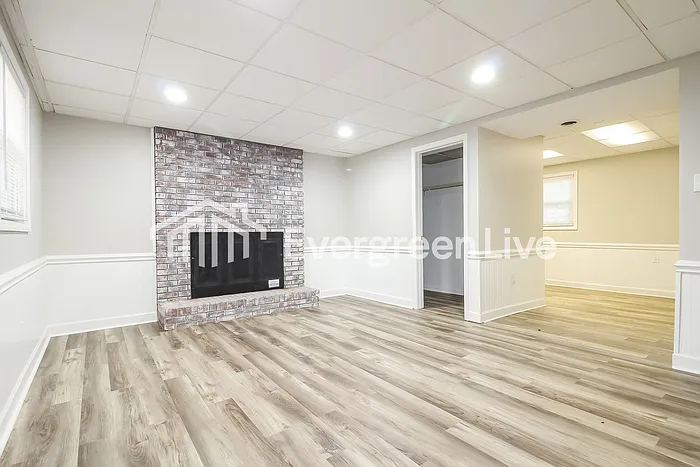 127 Ashdown Dr — Photo 2