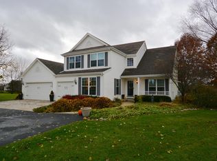 2537 Grove Ct, Delafield, WI 53018