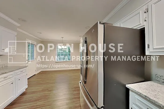 2052 Sumter Ct — Photo 7