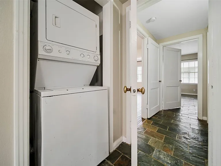 4505 Larch Ln — Photo 15