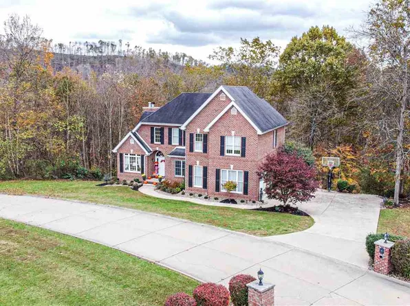 1026 Nashmont Dr, Ona, WV 25545
