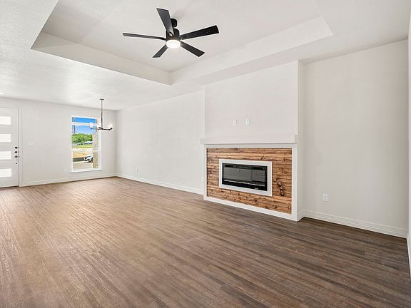 2nd image of 1303 Lone Pine Way