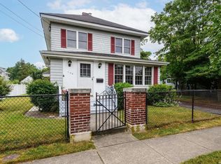 106 Penataquit Ave, Bay Shore, NY 11706