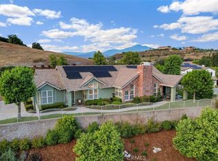 741 E Mariposa Dr, Redlands, CA 92373