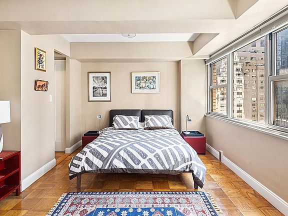 3rd image of 153 E 57th St APT 15G