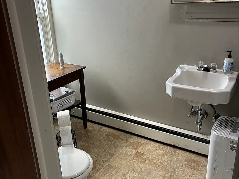 182.5 State St #182.5 — Photo 6