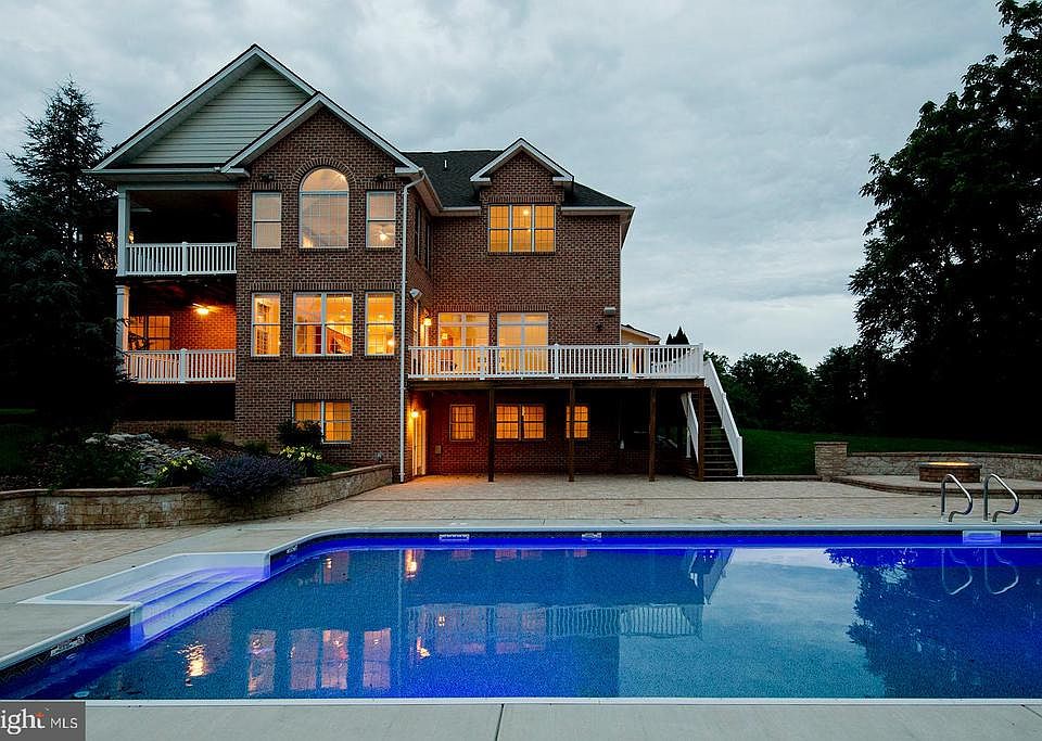 1st image of 613 Stonymeade Dr