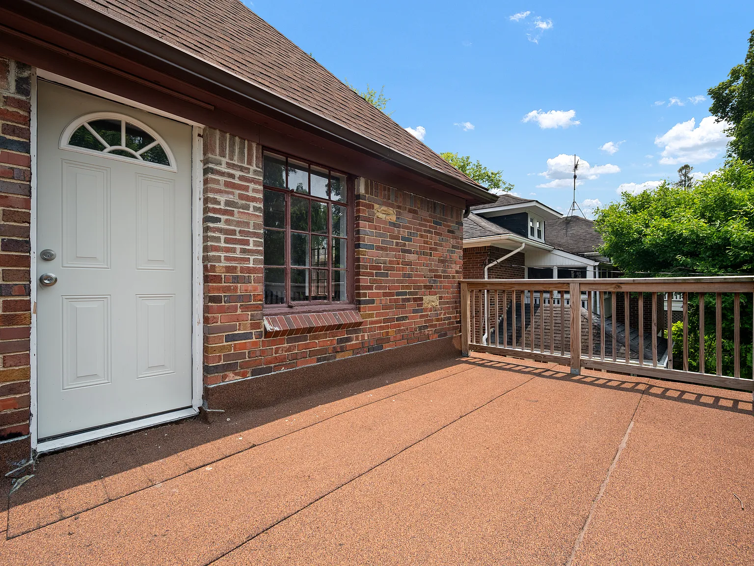 4 bed, 2.5 bath, 2129 sqft, $2,700 — Photo 3