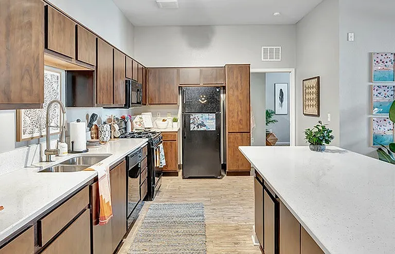 6625 Alvarado Rd — Photo 2