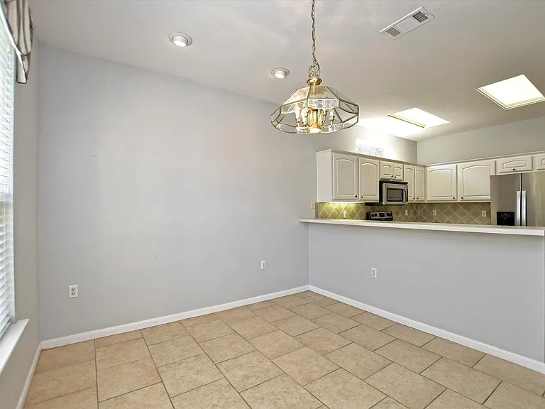 117 Beautybush Trl — Photo 12