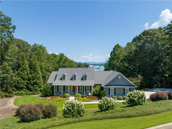 201 E Wynward Pointe Dr, Salem, SC 29676