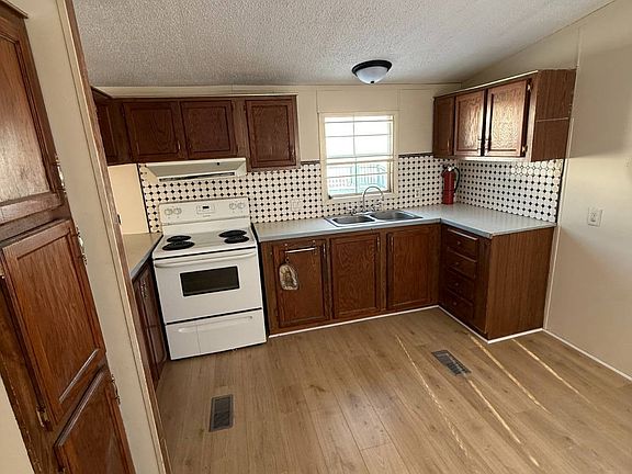 4th image of 1800 E Jordan Rd #23