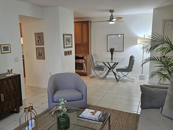 4th image of 601 W San Mateo Rd APT 115