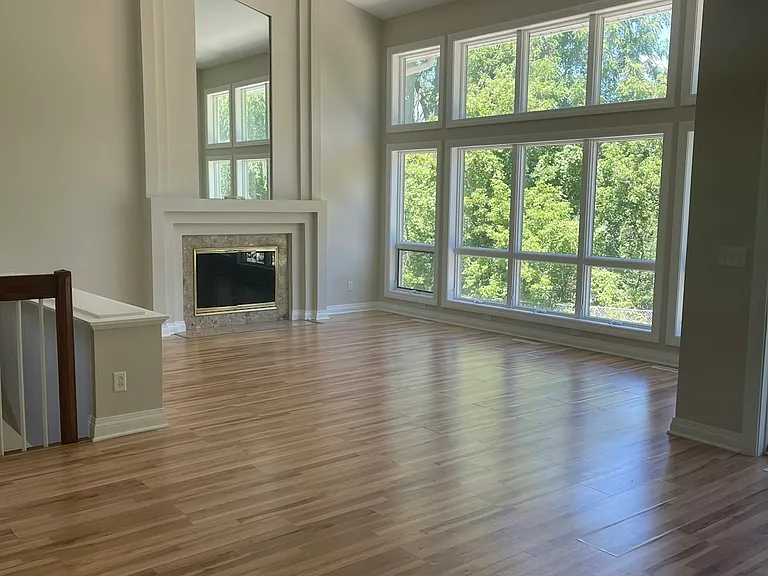 4390 N River Rd — Photo 4