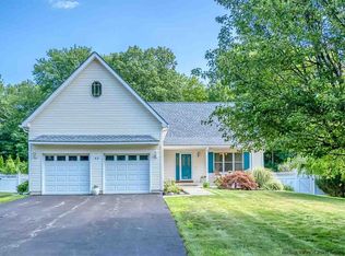 63 Canterbury Dr, Saugerties, NY 12477