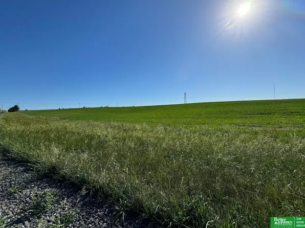 16555 S 222nd Plz, Gretna, NE 68028