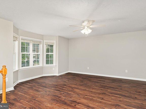 4th image of 1957 Cidermill Ln