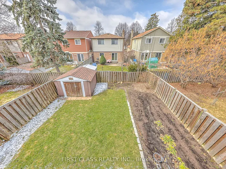 85 Madsen Cres — Photo 37