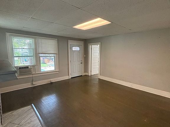 3rd image of 1512 Highland Ave
