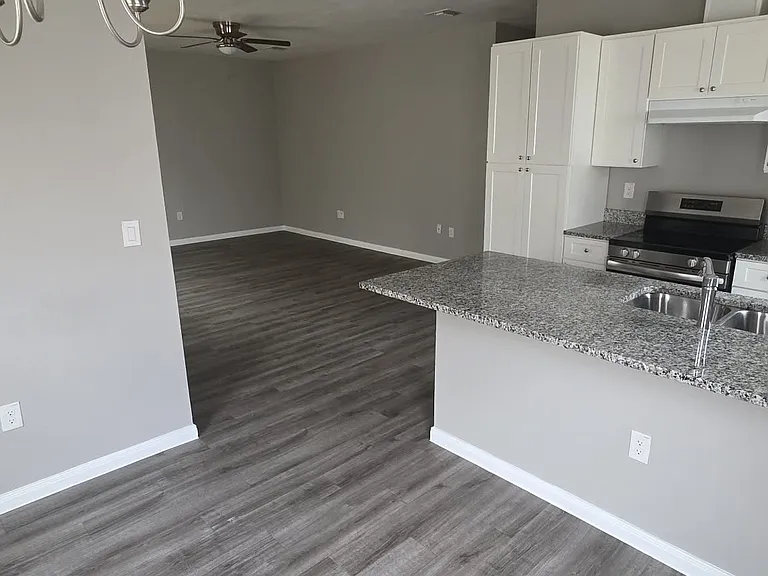 614 Chihuahua St — Photo 5