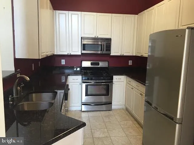 Westbriar Condo — Photo 4