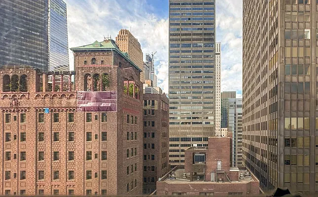 Rented by Manhattan Realty Group | media 8