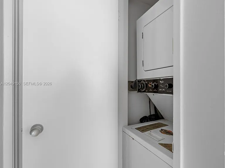 5005 Collins Ave #509 — Photo 14
