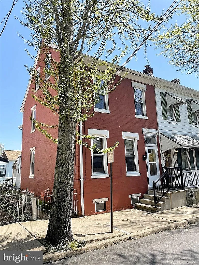 172 S Franklin St photo 1