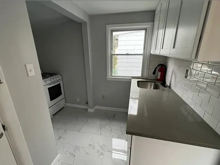 594 Christopher St #2C — Photo 1