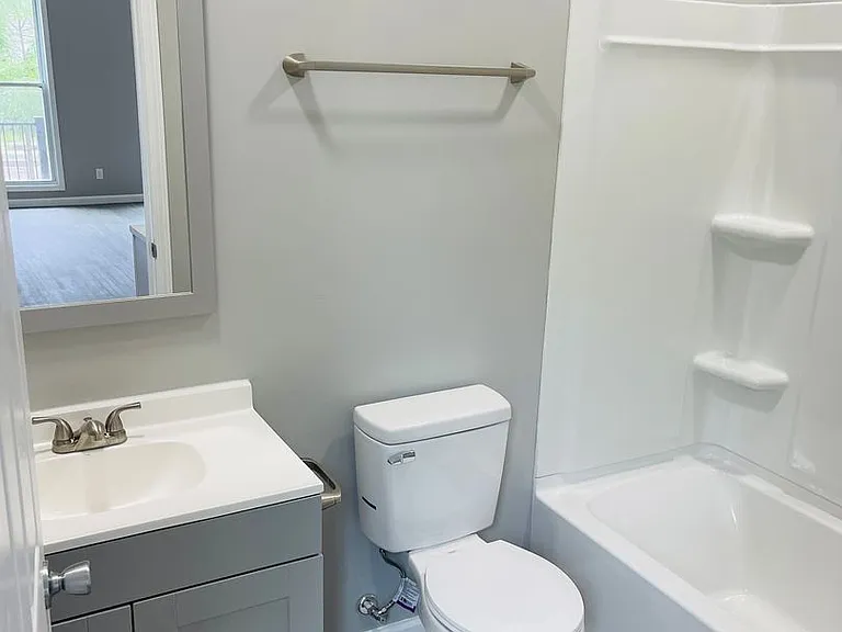 810 Brown St — Photo 3