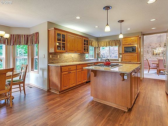 4th image of 10854 SW Parkwood Ln