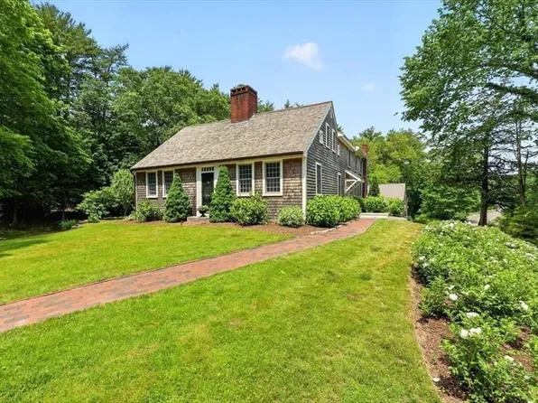 1296 Tremont St, Duxbury, MA 02332