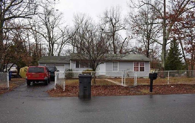 1st image of 2118 Dover Pines Ave