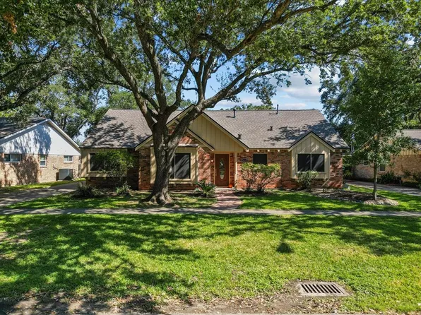 2030 Willow Wisp Drive, Seabrook, TX 77586