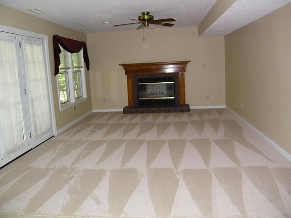 4th image of 44116 Mimosa Ct