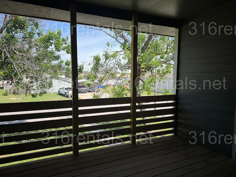 Broadview Apartments — Photo 14