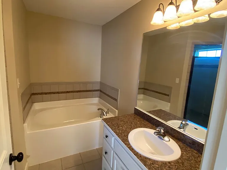 4898 Grant Dr — Photo 24