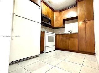 7640 SW 10th St #B, North Lauderdale, FL 33068