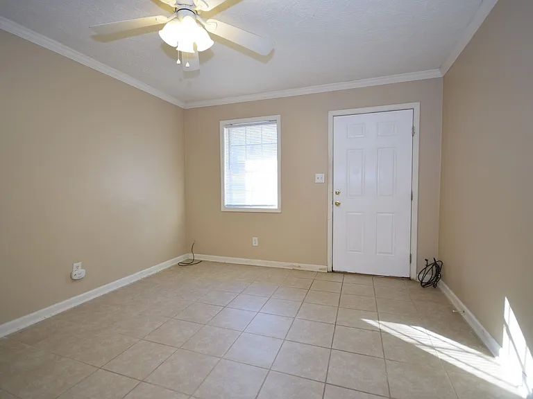 132 Wilson St — Photo 4