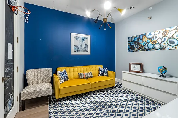 Rented by Compass | media 47