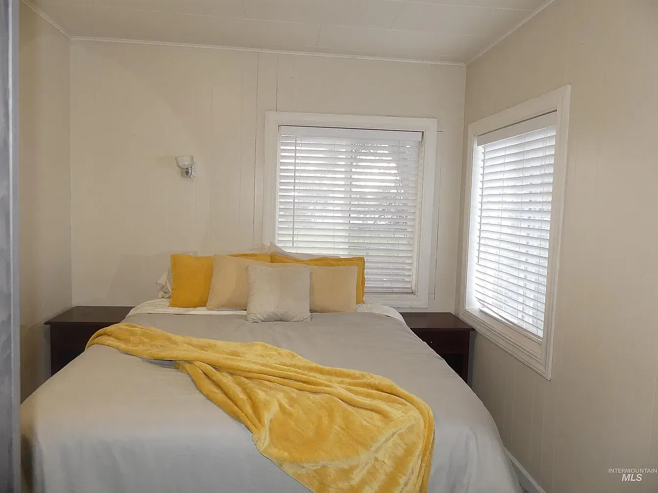 3 bed, 1140 sqft, $1,800 — Photo 3