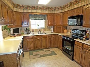 5th image of 6178 Squirrelwoods Ln